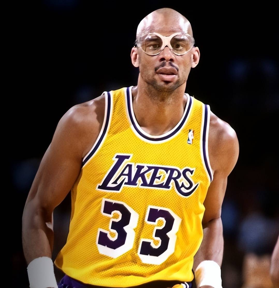 巴萨失去奥尔莫：这场伤病将如何撼动西甲格局？（奥尔莫伤停重击巴萨：西甲竞争格局将如何变化？）