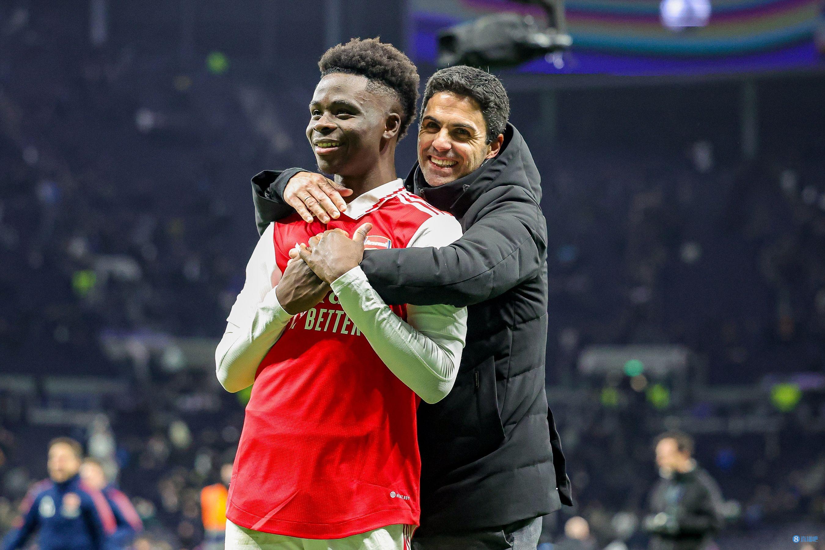 单探花绿军本季场均16记三分联盟第一（凯尔特人本季场均命中16个三分，联盟第一）