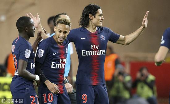 雄鹿击败篮网结束尴尬7连败&同时送篮网4连败（雄鹿力克篮网止住7连颓，同时送篮网遭遇4连败）