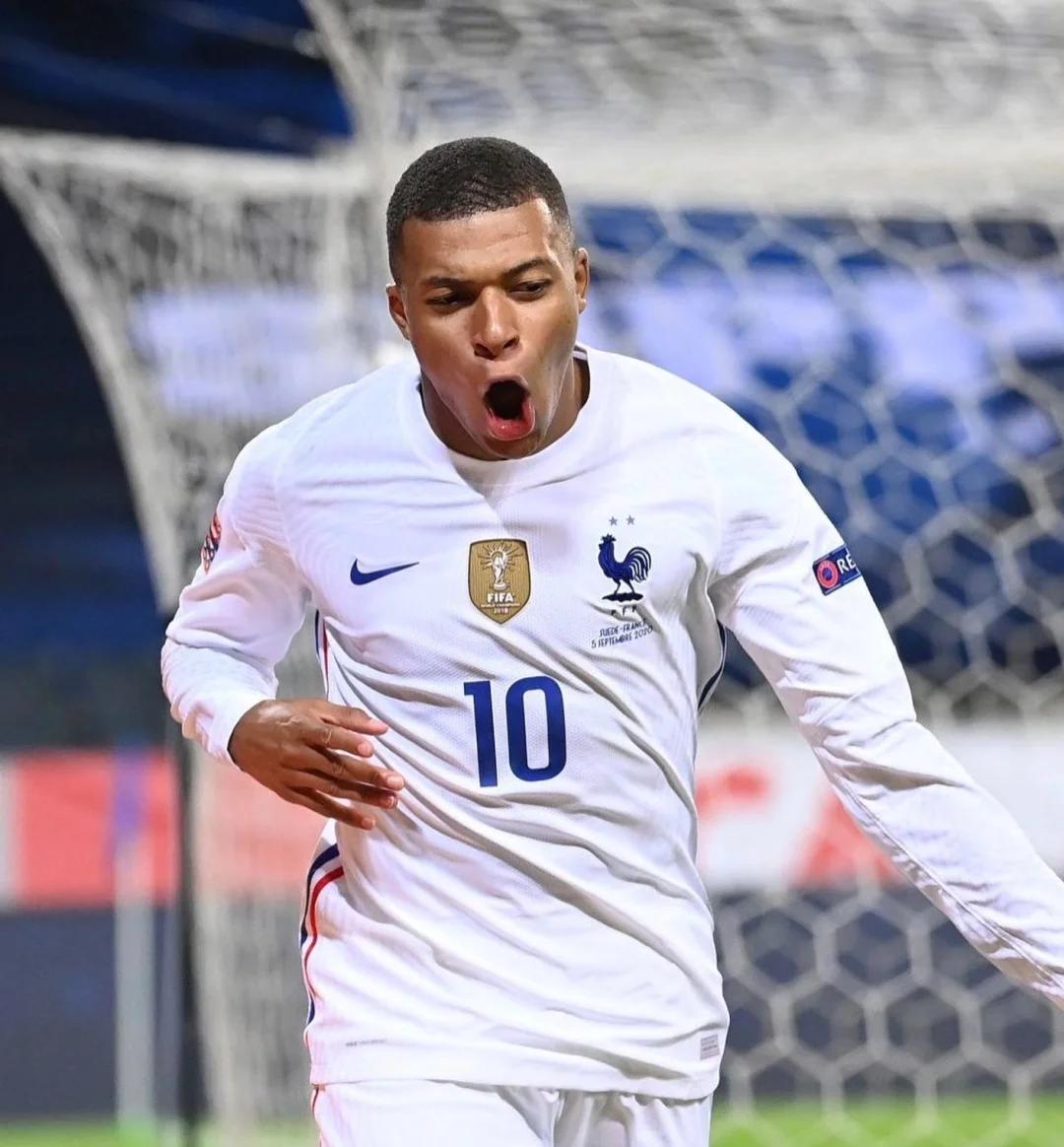 法拉利65亿超湖人勇士！揭秘F1车队比NBA豪门更值钱的真相（法拉利估值65亿，力压湖人与勇士：F1车队为何更值钱？）