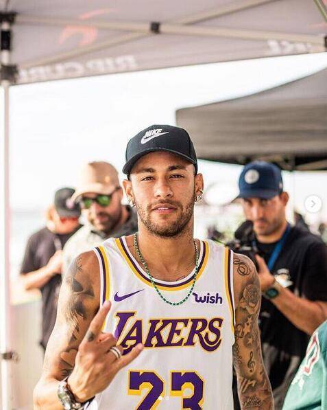 半场得分20+且命中5+三分场次：克莱超越哈登升历史第三（克莱半场20+分且命中5+三分的场次已超越哈登，位列历史第三）