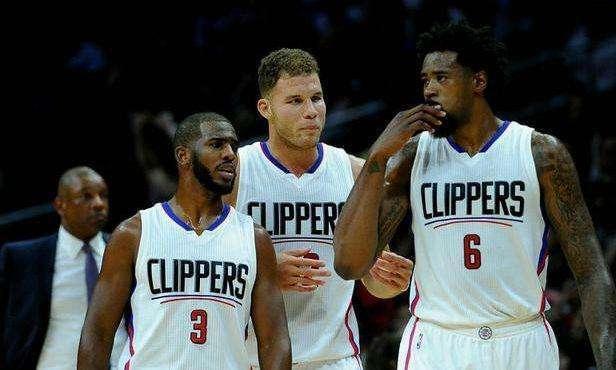 足球报：张外龙这几年一直关注铜梁龙，冲超后他独坐良久（足球报：张外龙多年关注铜梁龙，升入中超后他独自坐了很久）