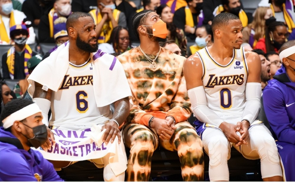 高效！杜兰特首节8投6中，75%命中率独得13分（杜兰特首节火力全开：8投6中，命中率75%砍下13分）