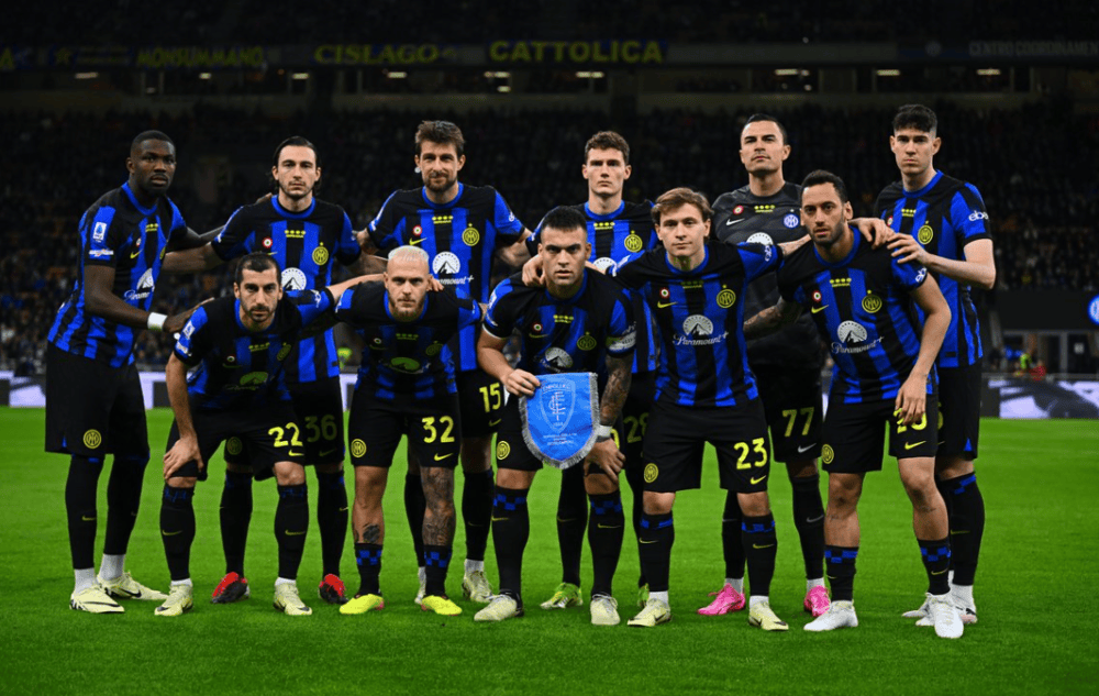 踢球者：凯恩当选踢球者年度人物，他已被视为德甲的重要代表（《踢球者》评选：凯恩荣膺年度人物，被誉为德甲重要代表）