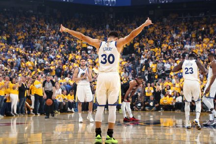 库里谈追梦与科尔争吵：我们都有职业性！他不在时 容错率会降低（库里评追梦与科尔争执：我们很职业，他缺席时球队容错空间更小）