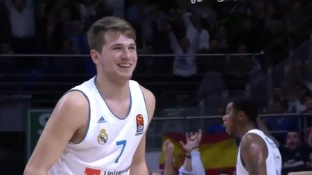 格外耀眼，百度地图APP搜“泰州”会出现“泰州总冠军”字样（在百度地图APP搜索“泰州”将出现“泰州总冠军”提示，格外醒目）