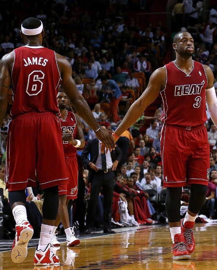 翻新太贵，维罗纳市长托马西提出把维罗纳现主场直接拆除再重建（维罗纳球场翻新成本过高，市长托马西提议拆除现有主场并重建）