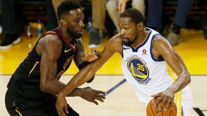 NBA杯半场：亚历山大17分6助，雷霆74-48太阳（NBA杯半场战报：亚历山大17分6助，雷霆74-48领先太阳）