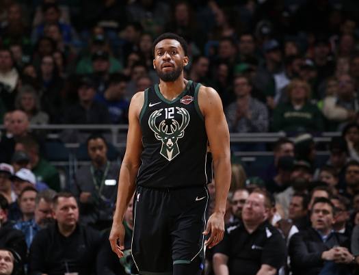 德转朱艺：黎巴嫩裁判组执法国安VS麦克阿瑟的亚冠联赛（朱艺：黎巴嫩裁判组将执法国安对阵麦克阿瑟的亚冠比赛）