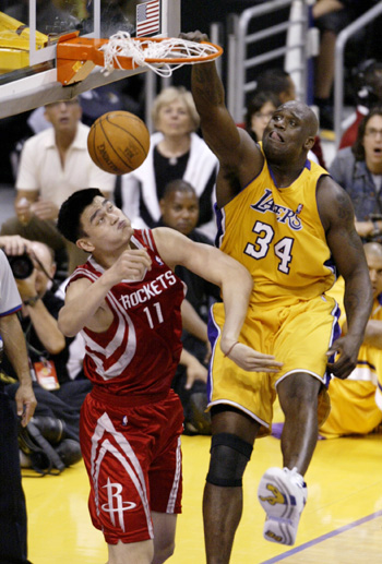 TA：多家豪门关注小将斯密特，阿尔克马尔对其估价约6000万欧（TA：阿尔克马尔为新星斯密特标价约6000万欧，多家豪门密切关注）