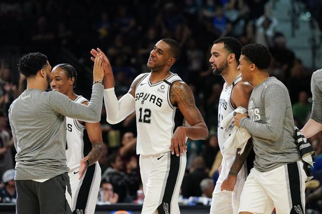 火箭状元秀哈登带队击败国王（状元哈登率火箭力克国王）