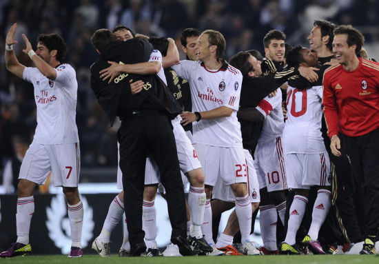 雷霆不敌马刺目前26胜4负，73胜勇士同期29胜1负（雷霆输给马刺后战绩为26胜4负，73胜勇士同期则为29胜1负）