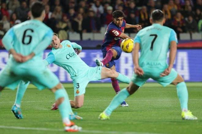 进攻状态惨淡！勇士&鹈鹕首节三分21中2仅得35分（进攻低迷：勇士与鹈鹕首节三分21投仅2中，合计仅35分）